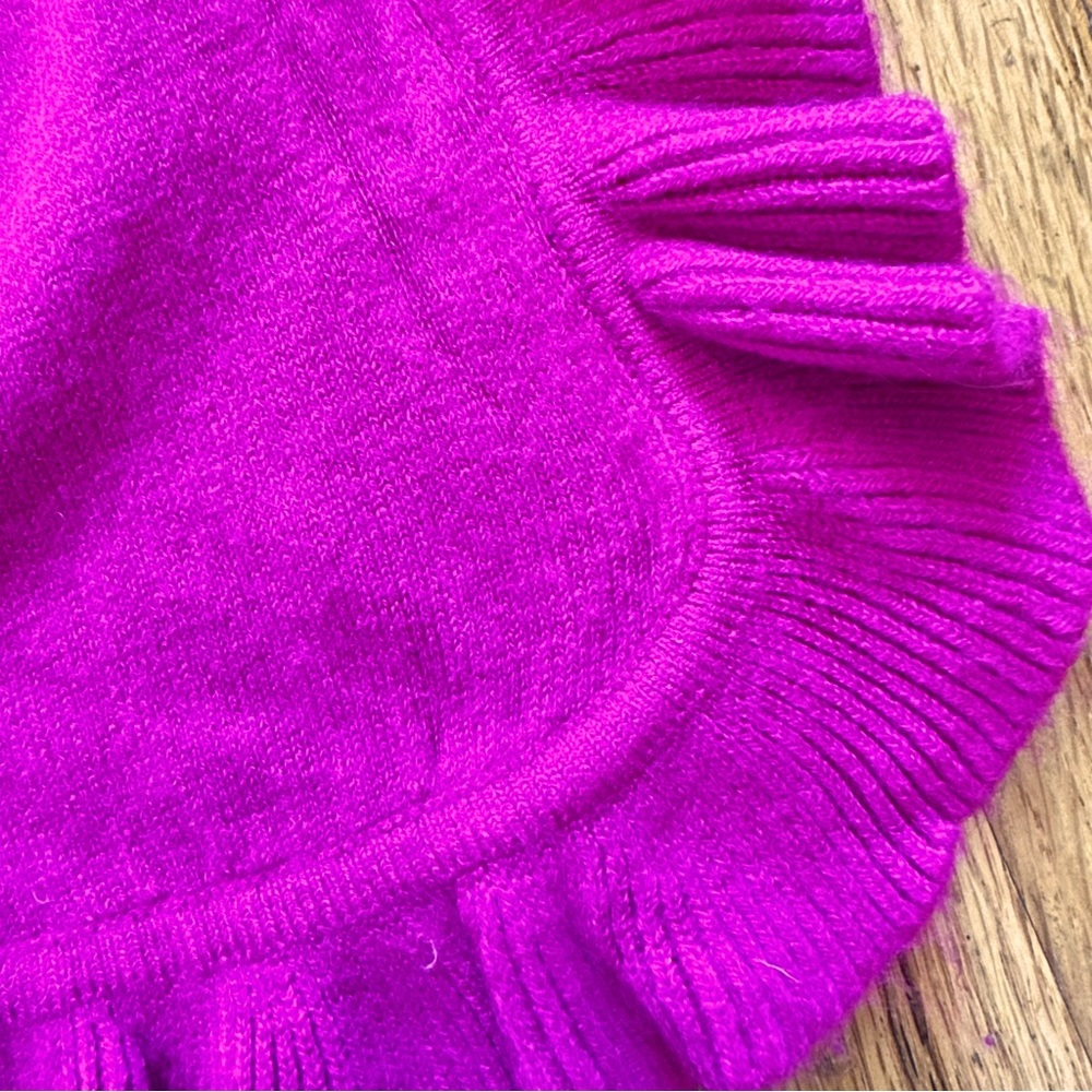 Woman’s Ruffle Scarf - Picture 6 of 6